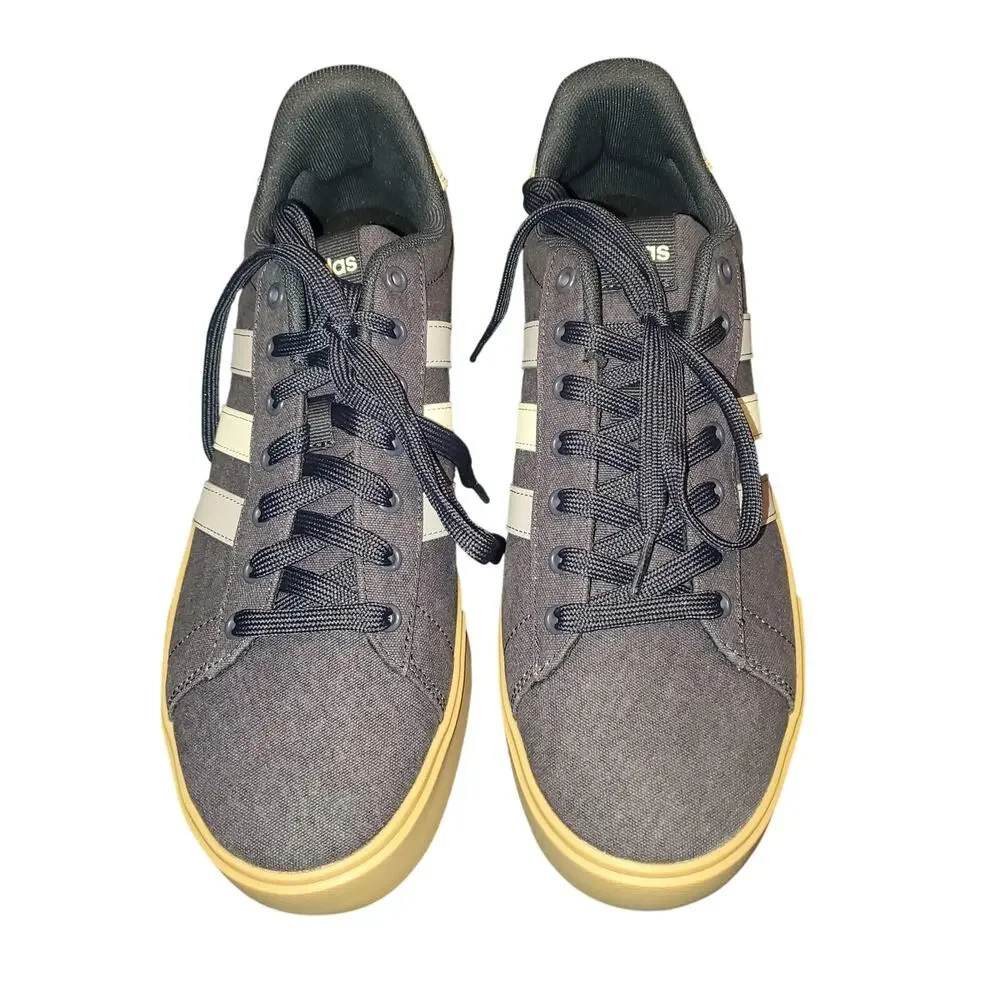 NEW Adidas Unisex Men Size 10, Women Size 11 Daily 4.0 Lace Up Casual Sneakers